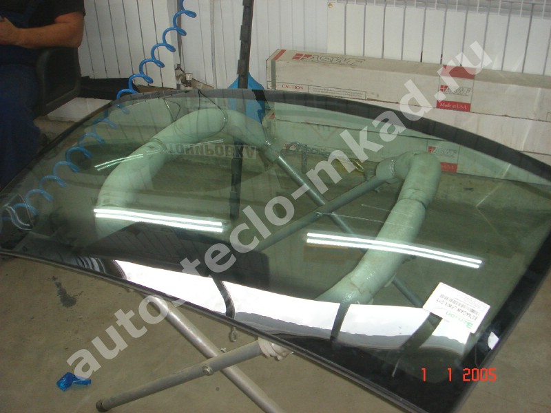 Установка лобового стекла на Toyota Corolla